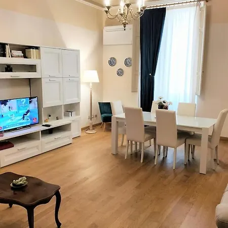 Ghibellina Elegant With 4 Bedrooms Apartmán