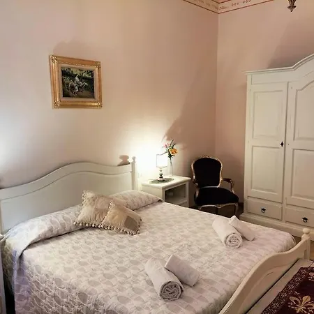 Apartmán Ghibellina Elegant With 4 Bedrooms