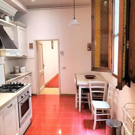 Apartmán Ghibellina Elegant With 4 Bedrooms